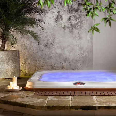 Villa Mantatelure' By Perle Di Puglia