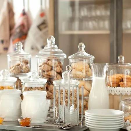 Villa Mantatelure' By Perle Di Puglia